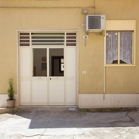 Il Cortile Della Giara Avola